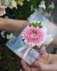 Load image into Gallery viewer, Elopement Buttonhole