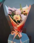 Load image into Gallery viewer, East End Flower Market Bambini / Vase Pastel Florist Choice Bouquet
