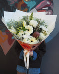 Load image into Gallery viewer, East End Flower Market Grandi / Bouquet Neutral Florist Choice Bouquet