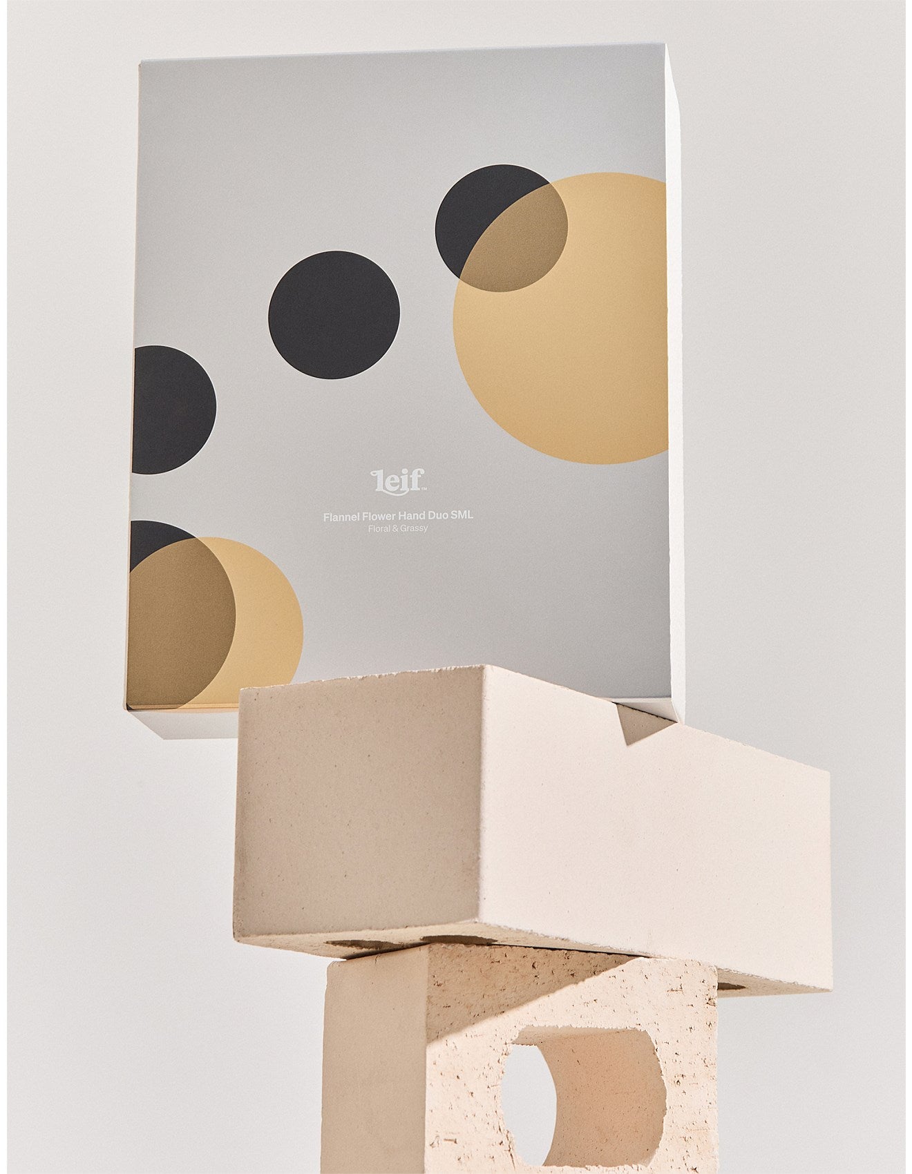 Leif Limited Edition Flannel Flower Hand Duo - Small