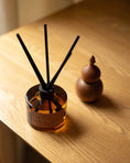 Load image into Gallery viewer, Etikette Eco Reed Diffuser - Yarra in Fig leaf & River Berries
