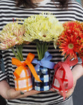 Load image into Gallery viewer, Gingham Spider Gerb Vase
