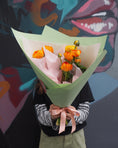 Load image into Gallery viewer, Florist Choice Ranunculi Market Bunch
