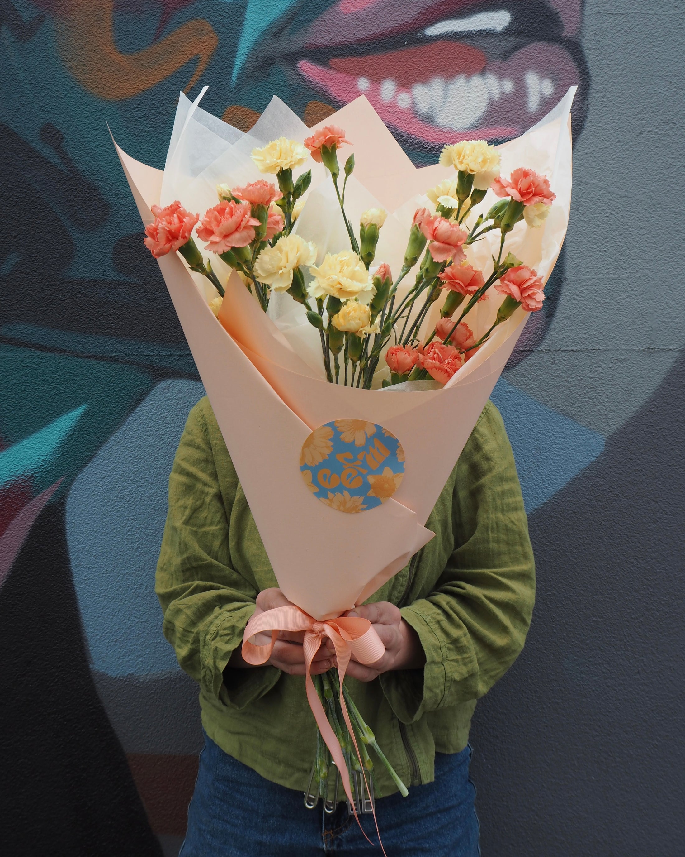 Mixed Spray Carnation Market Bunch