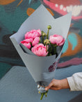 Load image into Gallery viewer, Ranunculus and Choccy
