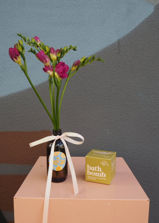 Curated giftware bundle | Add-on for flower delivery Adelaide
Gifting extras from East End Flower Market | Chocolates, candles & more
Florist-selected gift items | Perfect pairings with flowers – Adelaide delivery
