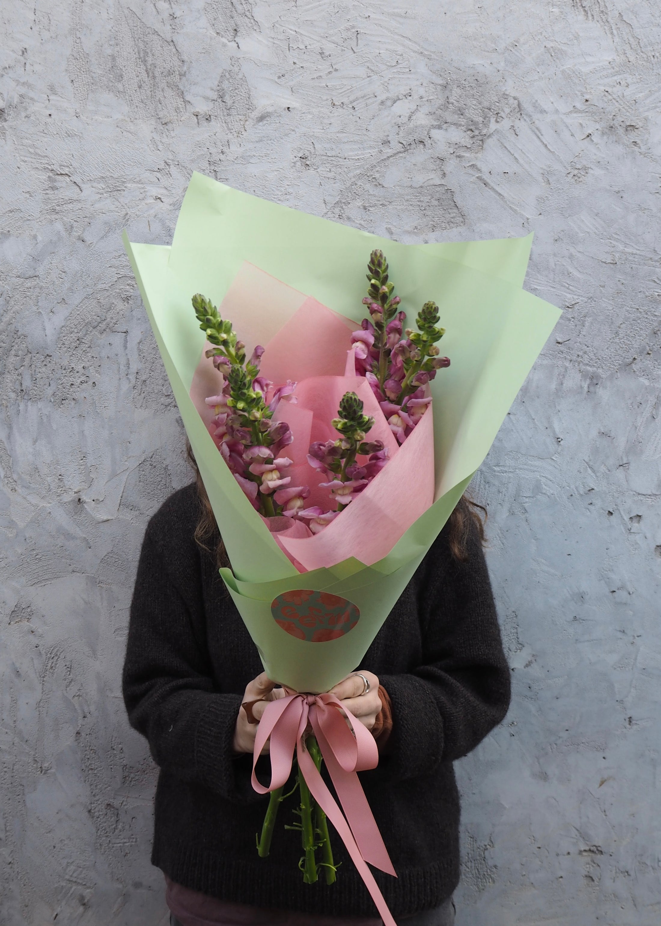 🌾 Seasonal Market Bunch
Fresh seasonal market bunch | Adelaide florist same-day flower delivery
