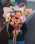 Load image into Gallery viewer, East End Flower Market Grandi / Bouquet Pastel Florist Choice Bouquet
