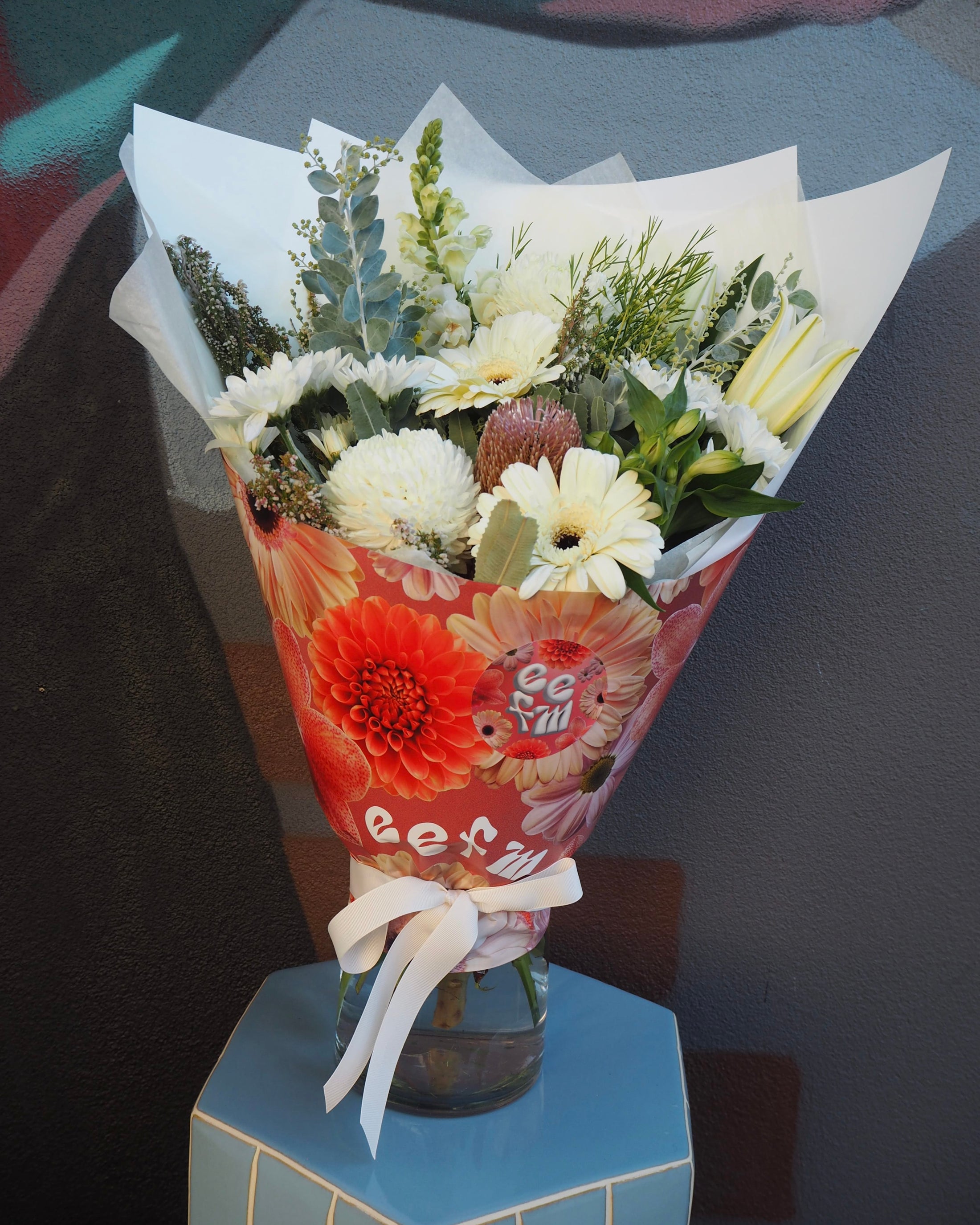 East End Flower Market Grandi / Vase Neutral Florist Choice Bouquet