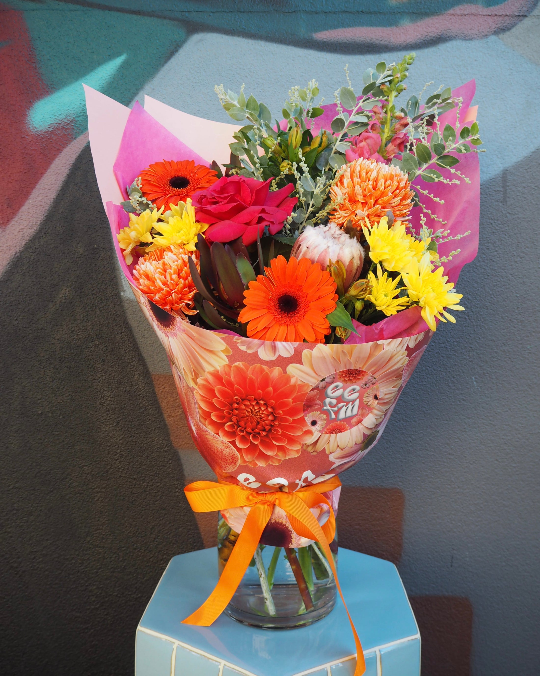 East End Flower Market Grandi / Vase Vibrant Florist Choice Bouquet