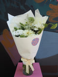 Load image into Gallery viewer, East End Flower Market Midi / Bouquet Neutral Florist Choice Bouquet
