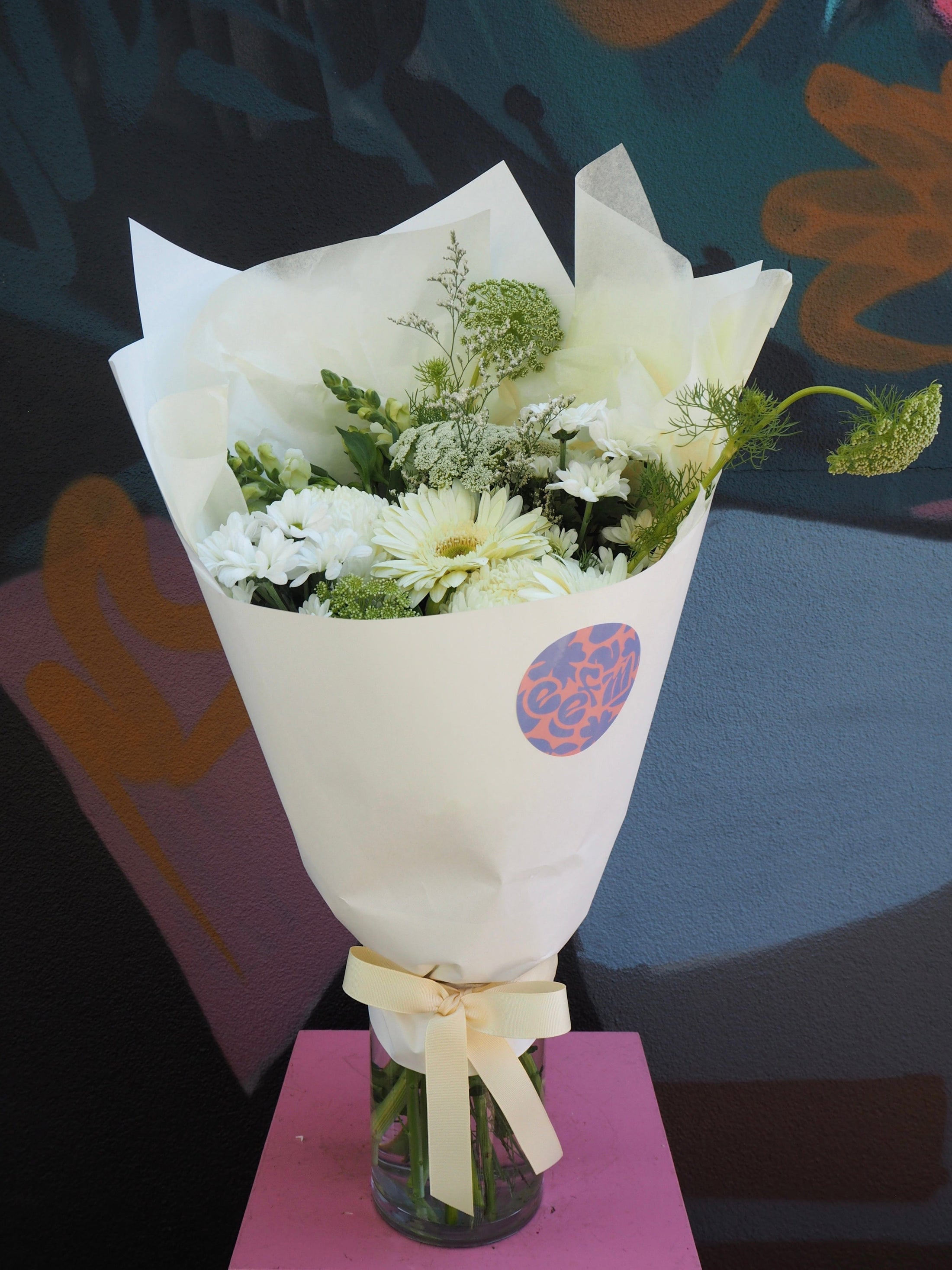 East End Flower Market Midi / Bouquet Neutral Florist Choice Bouquet