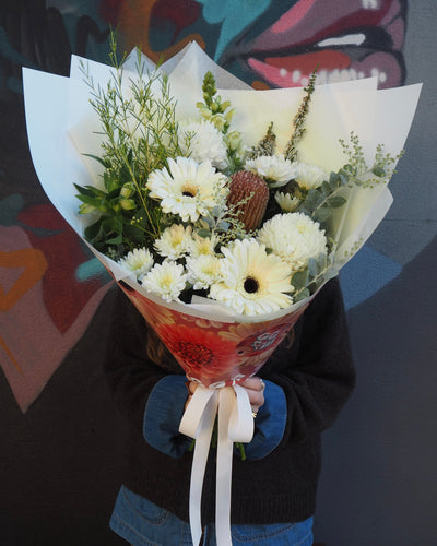 East End Flower Market Midi / Bouquet Neutral Florist Choice Bouquet