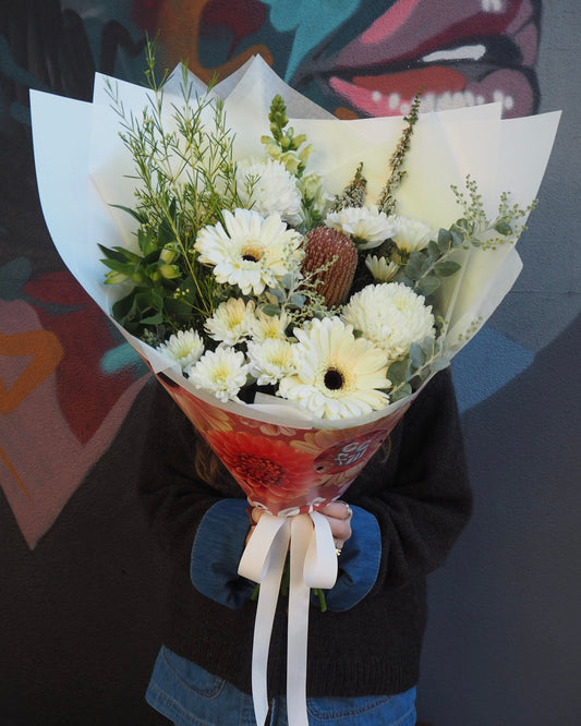 East End Flower Market Midi / Bouquet Neutral Florist Choice Bouquet