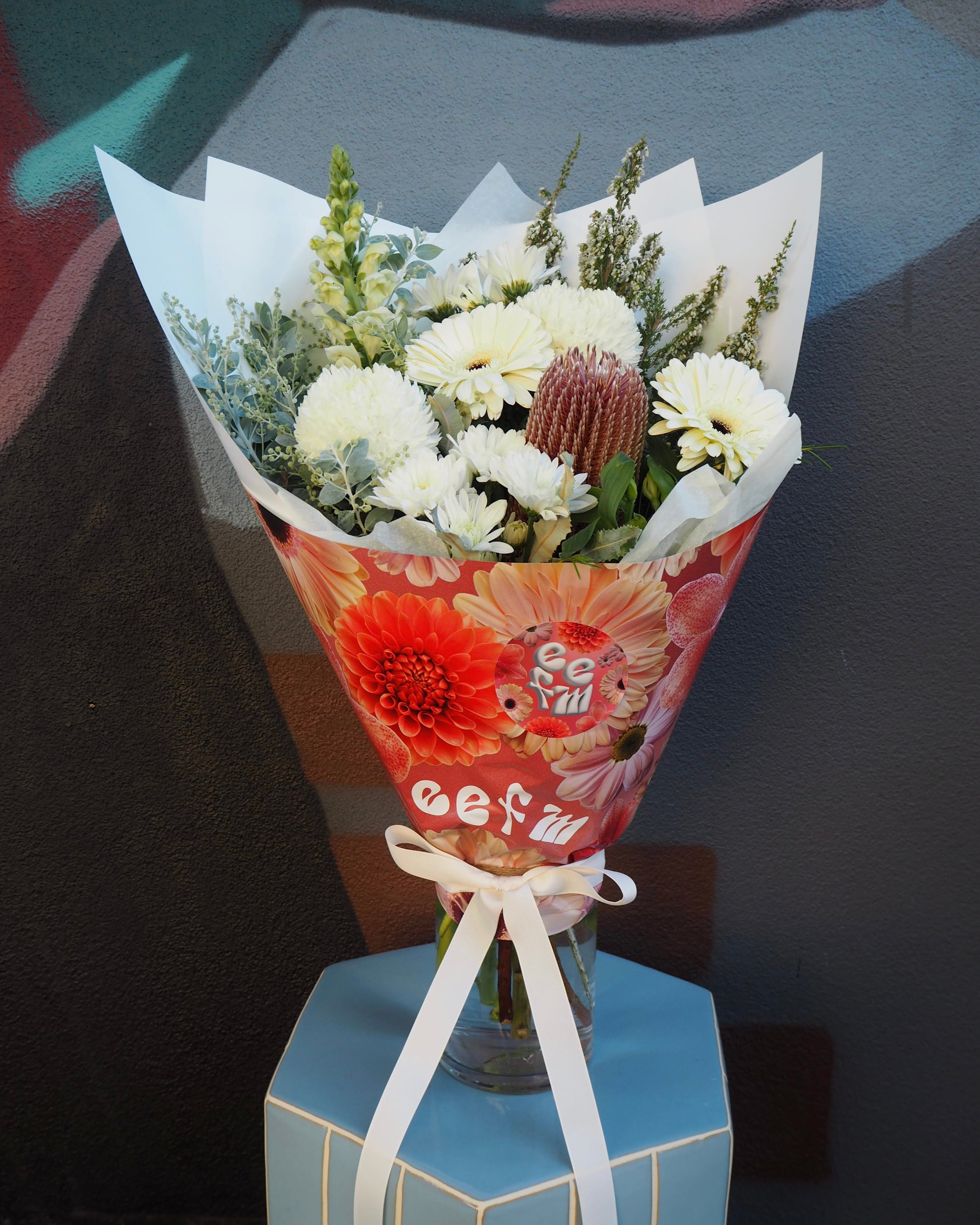 East End Flower Market Midi / Vase Neutral Florist Choice Bouquet