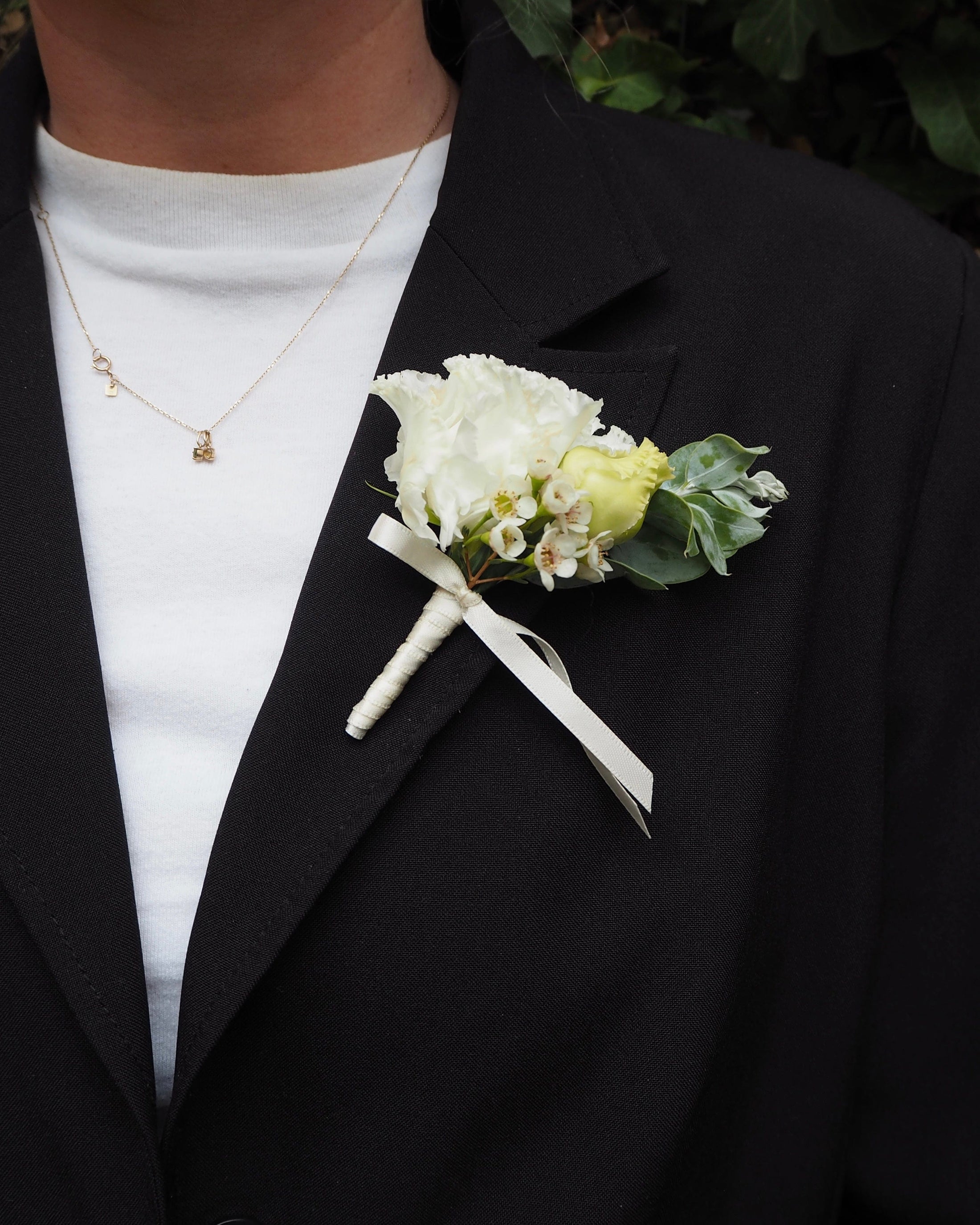 East End Flower Market Neutral / Buttonhole and Buttonhole The Elopement Duo