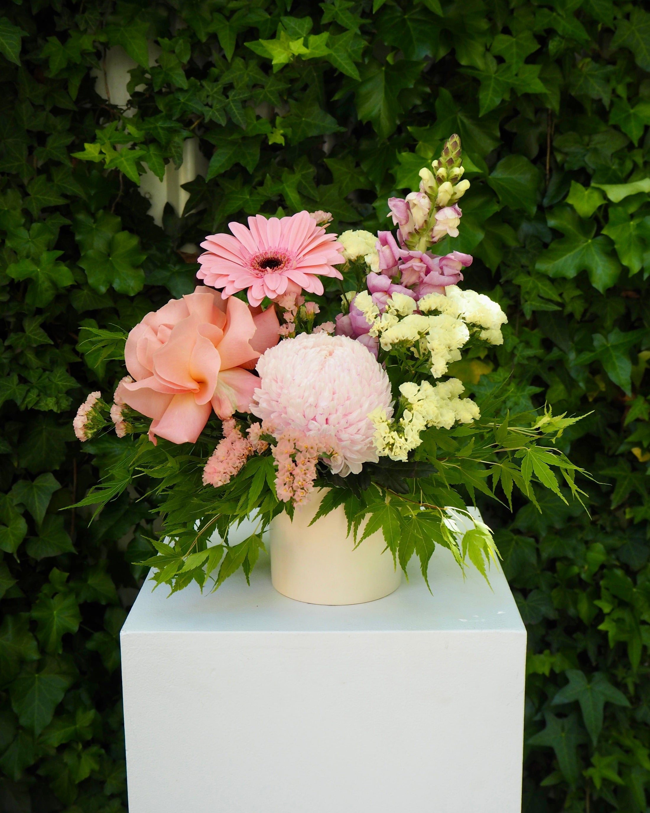 East End Flower Market Petite Table Centre
