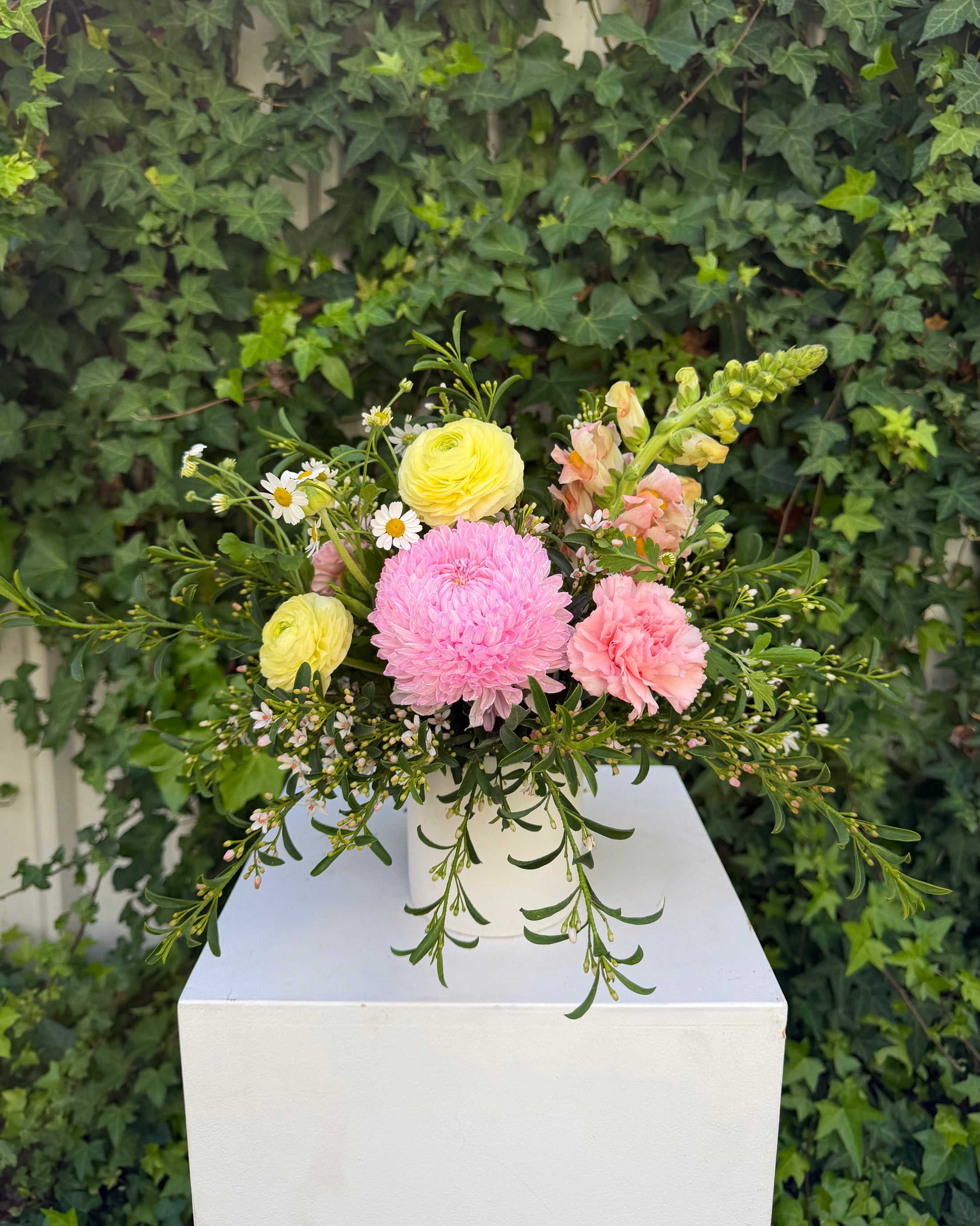 East End Flower Market Petite Table Centre