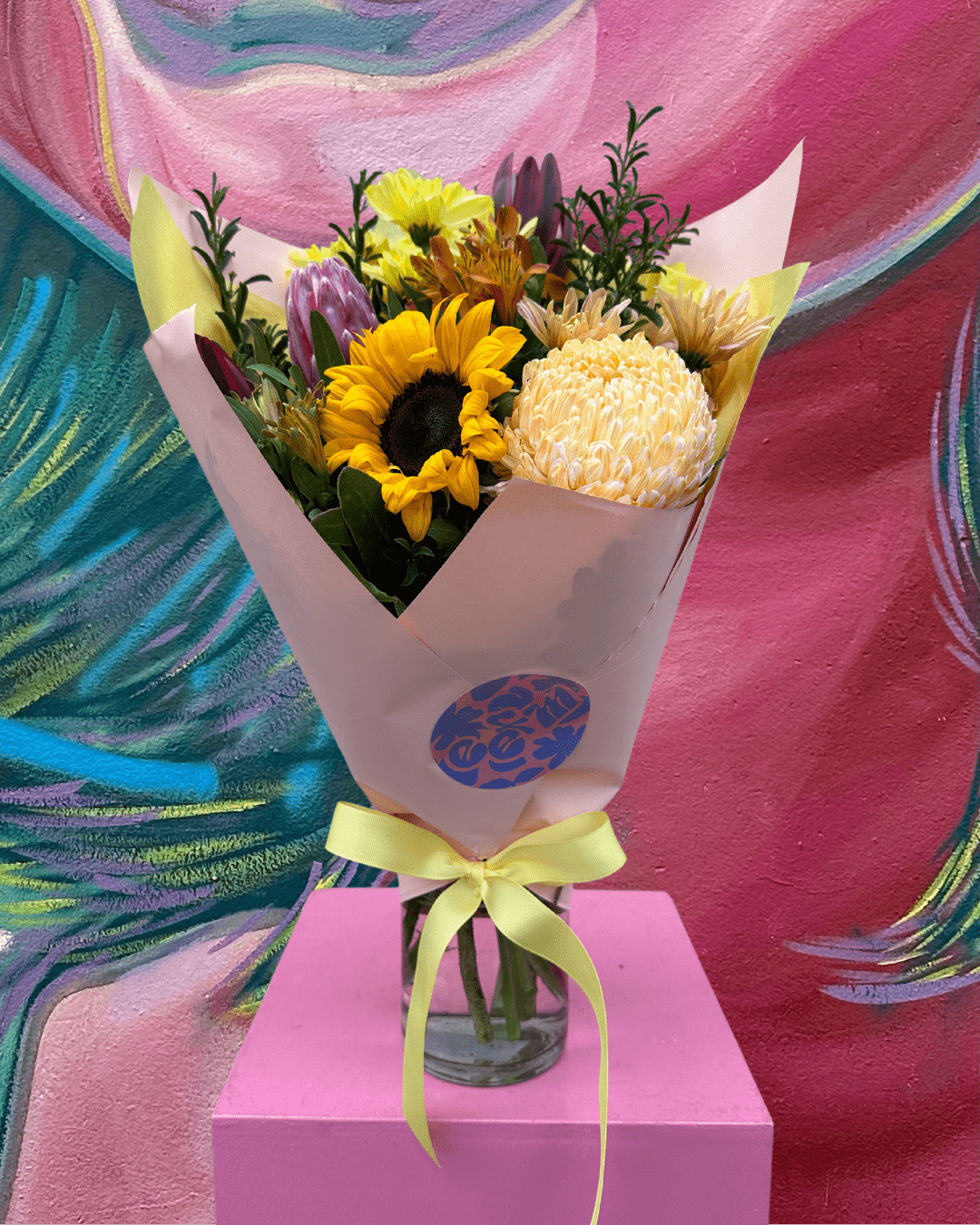 East End Flower Market Vibrant / Vase Bambini Florist Choice Bouquet